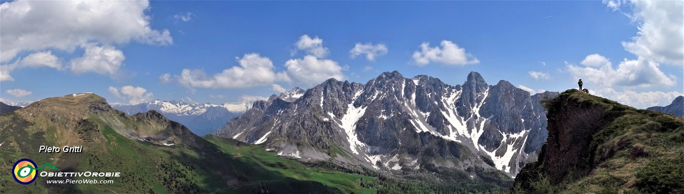 52 Sul cocuzzolo della montagna vista sul Cimon della Bagozza.jpg